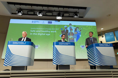 Launch of the Healthy Workplaces campaign on digitalisation at the Berlaymont by Nicolas SCHMIT, European Commissioner for Jobs and Social Rights; Joaquín PÉREZ REY. Acting Spanish State Secretary for Employment and Social Economy and William COCKBURN SALAZAR, Executive Director of the European Agency for Safety and Health at Work (EU-OSHA)