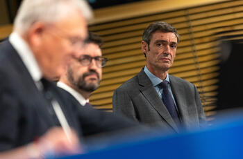 Launch of the Healthy Workplaces campaign on digitalisation at the Berlaymont by Nicolas SCHMIT, European Commissioner for Jobs and Social Rights; Joaquín PÉREZ REY. Acting Spanish State Secretary for Employment and Social Economy and William COCKBURN SALAZAR, Executive Director of the European Agency for Safety and Health at Work (EU-OSHA)