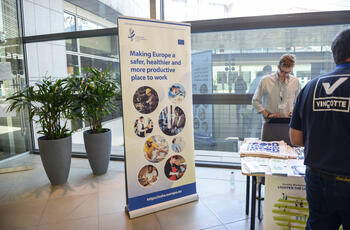 Healthy Workplaces Campaign 20-22 reaches the Berlaymont img3